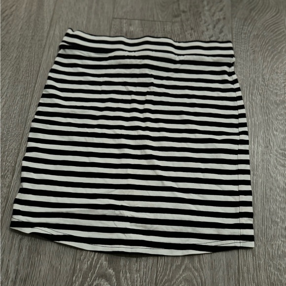 5 sexy skirt Small - Picture 2 of 2